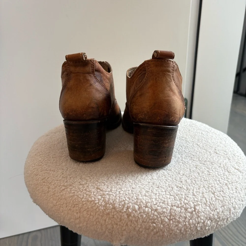 Freebird Sadie Leather Slip On Ankle Bootie 7 GUC - Picture 6 of 10